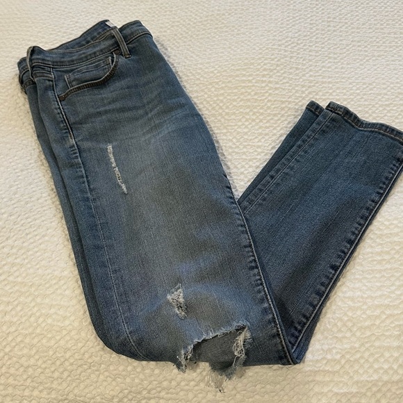 Banana Republic Distressed Skinny Ankle Jean - Picture 5 of 6
